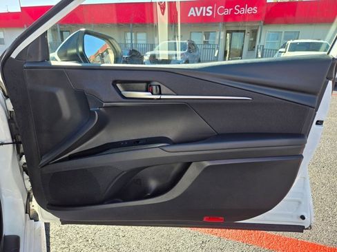 Used 2025 Toyota Camry LE image 27