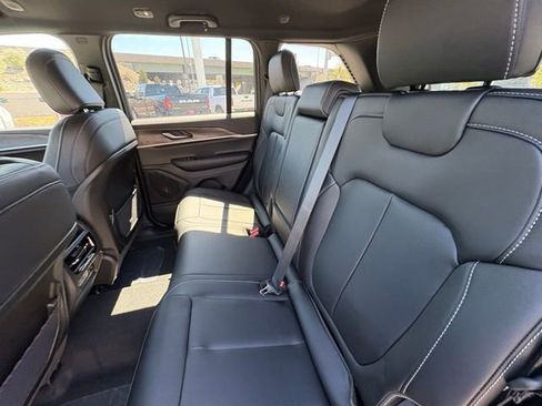 New 2025 Jeep Grand Cherokee Limited w/ Trailer Tow Package image 24