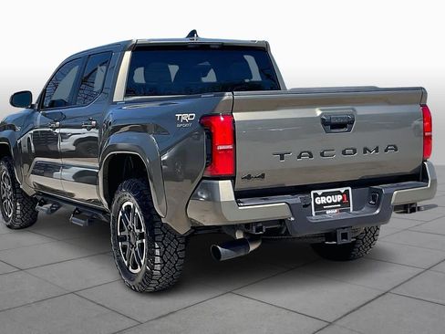 Used 2025 Toyota Tacoma TRD Sport image 11