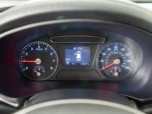 Used 2020 Kia Sorento AWD V6 image 17