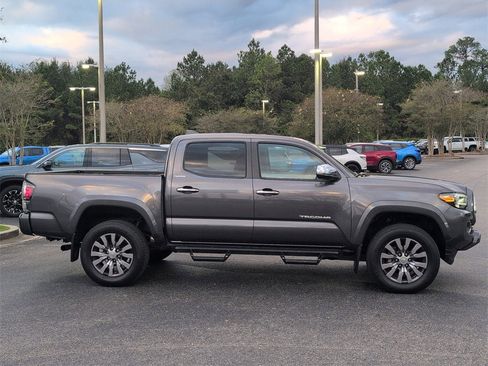 Used 2023 Toyota Tacoma Limited image 2