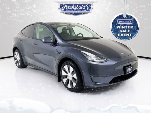 Used 2022 Tesla Model Y Long Range image 1