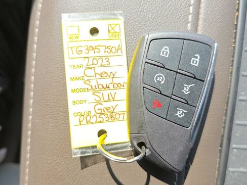 Used 2023 Chevrolet Suburban Z71 w/ Luxury Package AWD/4WD image 23