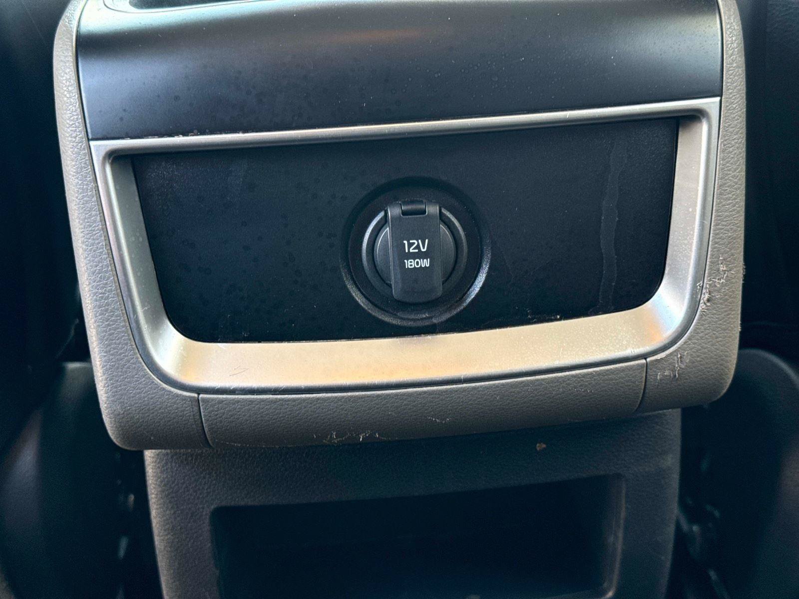 Used 2025 Kia Carnival FWD image 16