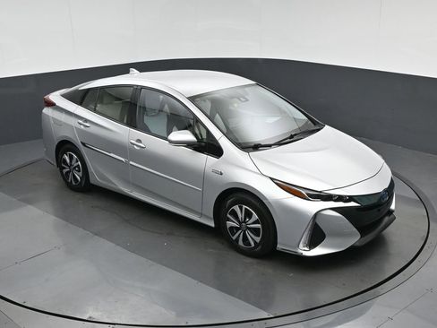 Used 2017 Toyota Prius Prime Premium FWD image 52