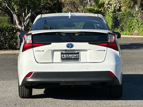 Used 2022 Toyota Prius LE image 4