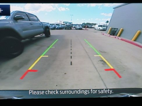 Used 2021 Ford Escape SE w/ SE Sport Appearance Package image 16