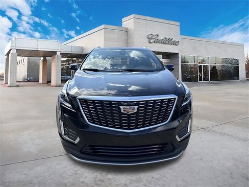 Certified 2025 Cadillac XT5 Premium Luxury image 8