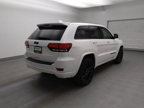 Used 2021 Jeep Grand Cherokee Laredo X RWD image 9
