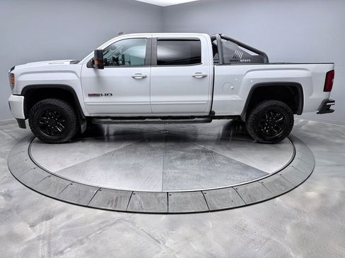 Used 2019 GMC Sierra 2500 SLT w/ All Terrain HD Package AWD/4WD image 8