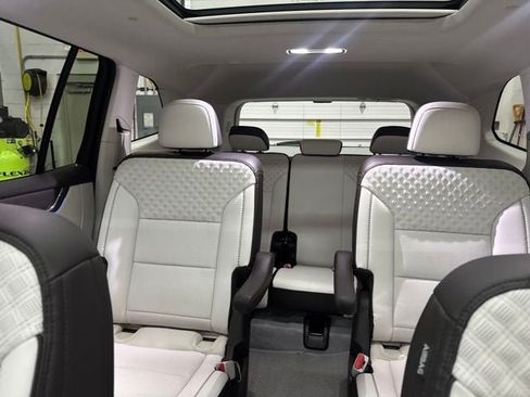 Used 2024 GMC Acadia Denali w/ Super Cruise Package AWD/4WD image 16