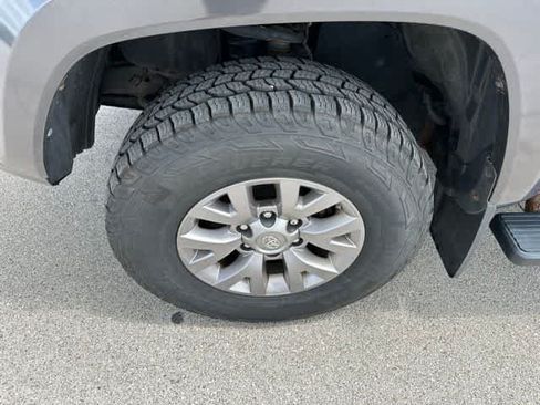 Used 2019 Toyota Tacoma SR5 AWD/4WD image 3