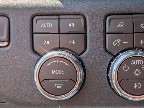 New 2026 GMC Sierra 2500 SLT w/ SLT Premium Package AWD/4WD image 15