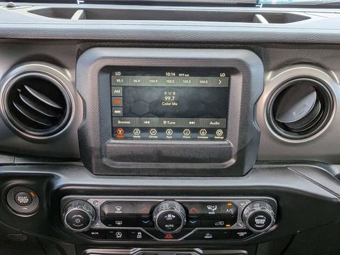 Used 2022 Jeep Gladiator Sport AWD/4WD image 19