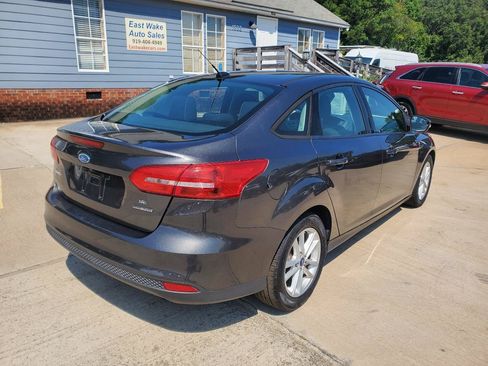 Used 2016 Ford Focus SE FWD image 9