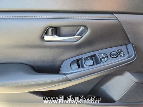 Used 2024 Nissan Sentra SV FWD image 21
