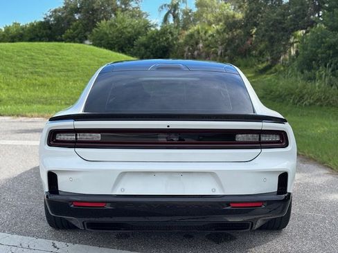 Used 2024 Dodge Charger Daytona Scat Pack w/ Plus Group AWD/4WD image 8