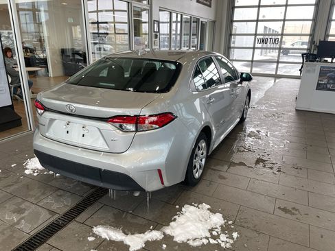 Used 2025 Toyota Corolla LE image 4