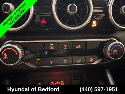 Used 2024 Nissan Sentra SV FWD image 19