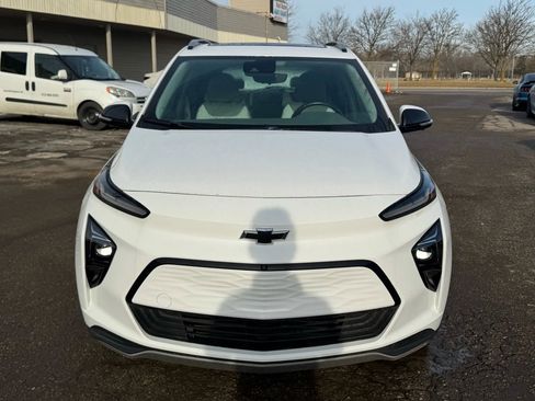 Used 2022 Chevrolet Bolt EUV Premier w/ Sun & Sound Package image 2