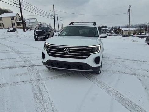 Used 2024 Volkswagen Atlas SE image 4