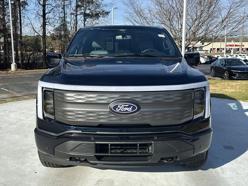 Used 2024 Ford F150 Lightning Lariat image 3