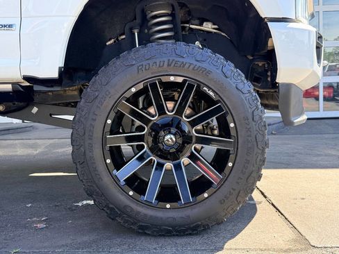 Used 2020 Ford F250 Platinum w/ FX4 Off-Road Package AWD/4WD image 14
