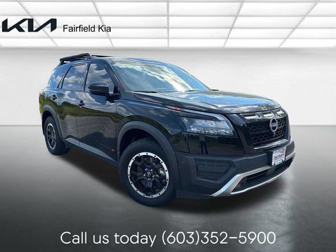 Used 2025 Nissan Pathfinder Rock Creek AWD/4WD image 7