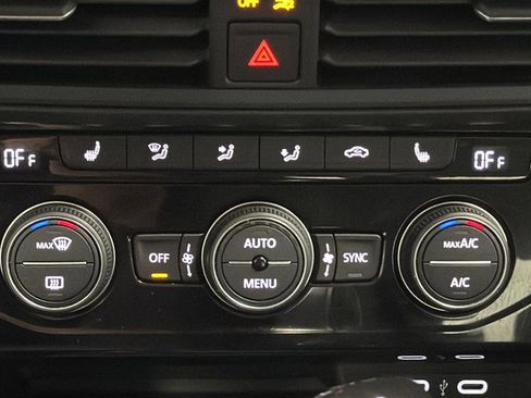 Used 2023 Volkswagen Jetta SE FWD image 18