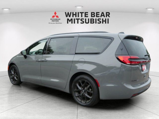 Used 2025 Chrysler Pacifica Limited FWD image 4