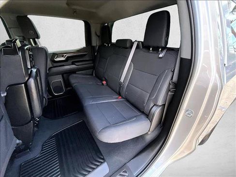 Used 2022 Chevrolet Silverado 1500 LT AWD/4WD image 25