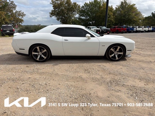 Used 2019 Dodge Challenger R/T w/ Driver Convenience Group RWD image 12