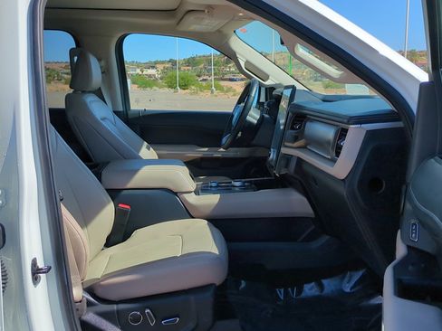 Used 2022 Ford Expedition Max Limited AWD/4WD image 31