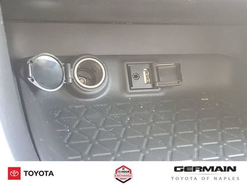 Used 2019 Toyota RAV4 XLE w/ Convenience Package FWD image 32