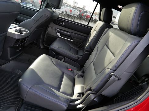 Used 2024 Toyota Sequoia Platinum image 40