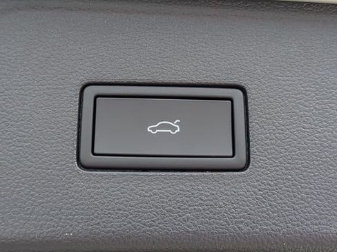 New 2026 Volkswagen Atlas SE image 10