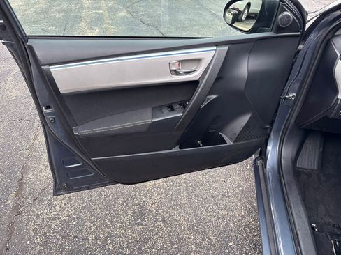 Used 2015 Toyota Corolla LE FWD image 10