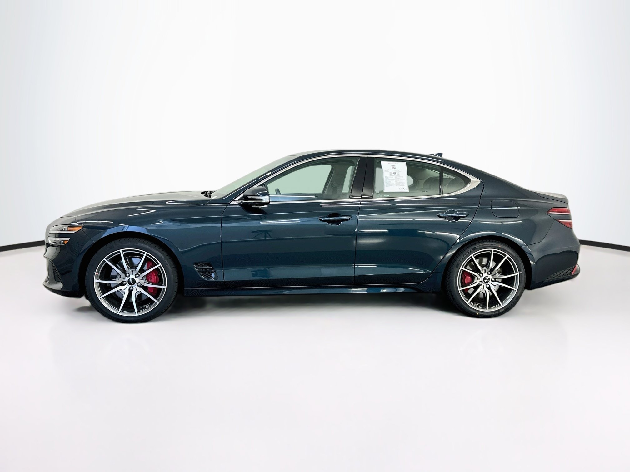 Used 2025 Genesis G70 2.5T AWD/4WD image 4