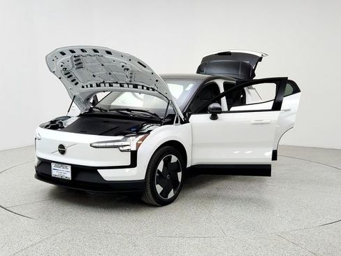 New 2026 Volvo EX30 Ultra w/ Protection Package Premier image 9