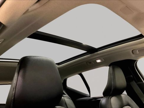 Certified 2023 Volvo XC40 B5 Plus w/ Driver Assist Package AWD/4WD image 27
