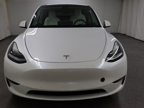Used 2021 Tesla Model Y Long Range AWD/4WD image 2