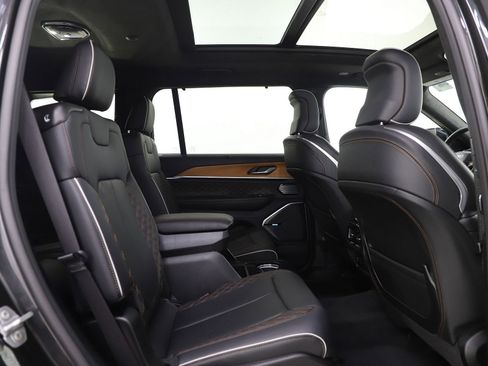 Used 2023 Jeep Grand Cherokee L Summit AWD/4WD image 14