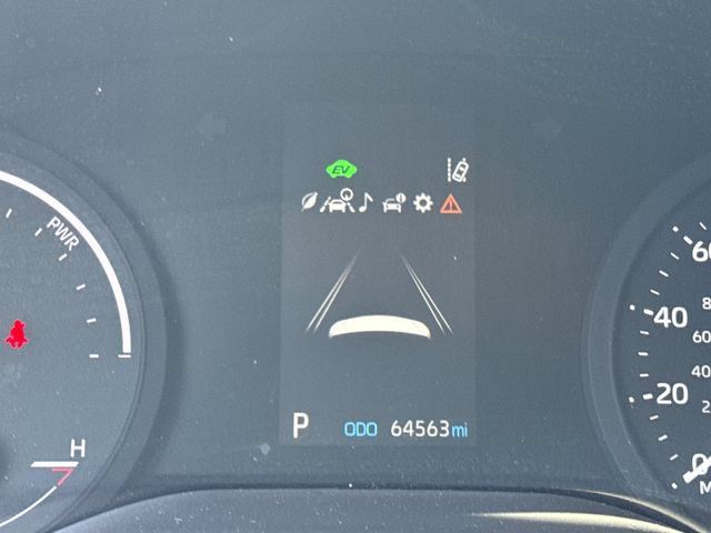 Used 2023 Toyota Sienna XLE FWD image 19