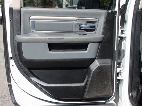 Used 2017 RAM 2500 SLT image 30