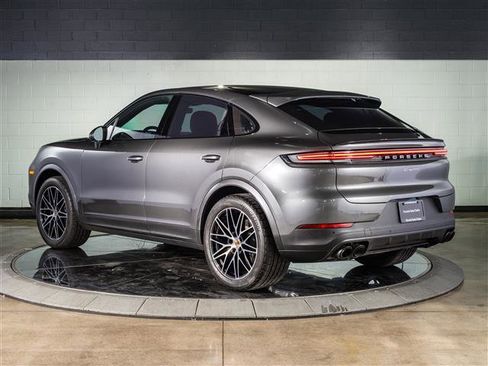 Certified 2026 Porsche Cayenne Coupe AWD/4WD image 3