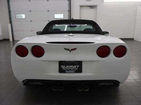 Used 2005 Chevrolet Corvette Convertible w/ Preferred Equipment Group RWD image 23