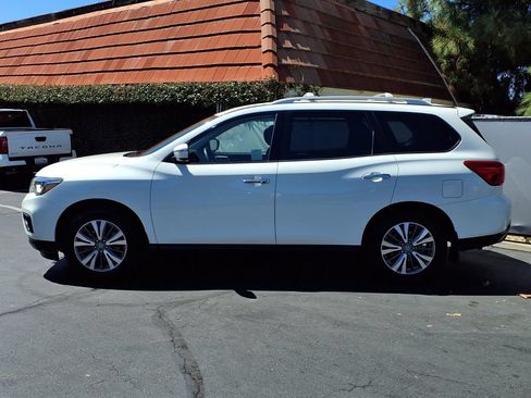 Used 2020 Nissan Pathfinder S FWD image 3