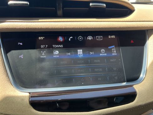 Used 2017 Cadillac XT5 Platinum w/ Driver Assist Package image 24