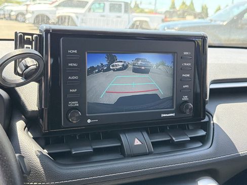 Used 2021 Toyota RAV4 XLE AWD/4WD image 23
