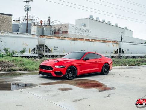 Used 2019 Ford Mustang GT w/ Black Accent Package RWD image 19